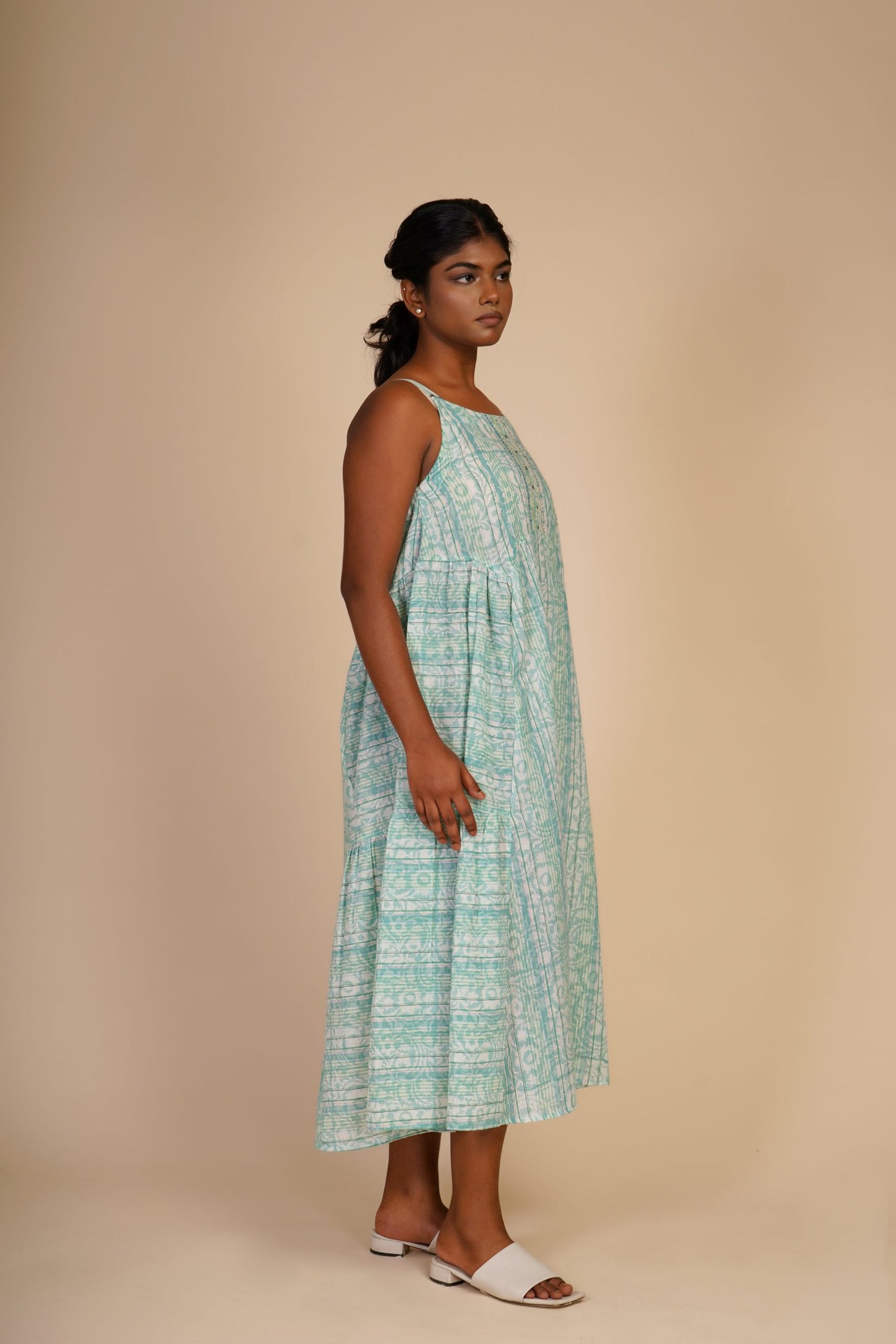 तारे | TAARE -FINE COTTON HANDLOOM DRESS W/HANDBLOCK PRINT