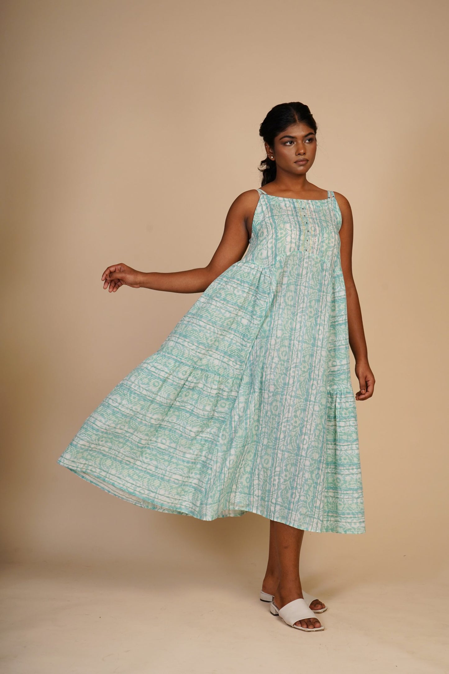 तारे | TAARE -FINE COTTON HANDLOOM DRESS W/HANDBLOCK PRINT