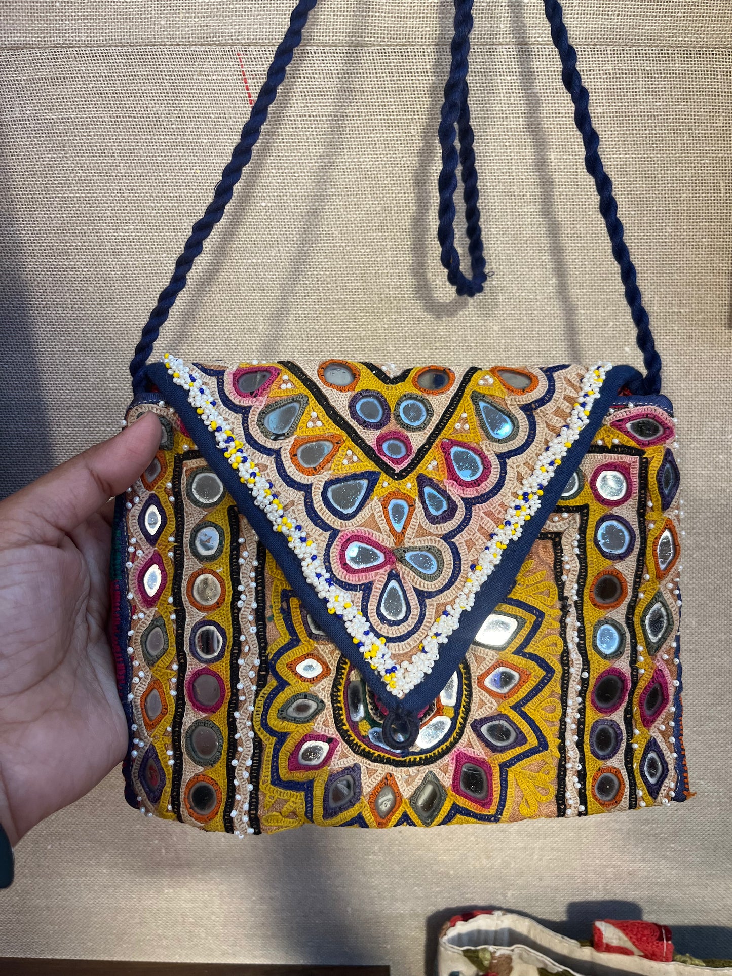 Aayat sling purse